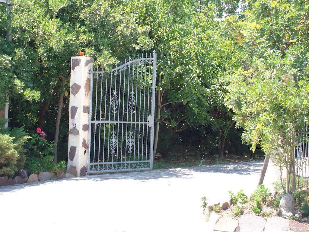 Sa Domu Sarda Piscinas Exterior foto