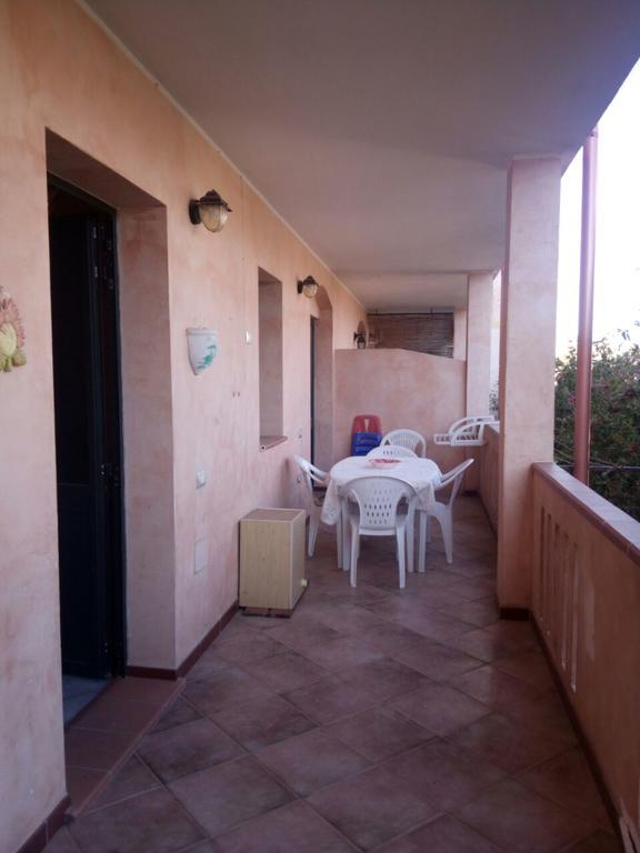 Sa Domu Sarda Piscinas Exterior foto